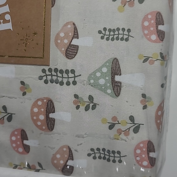 ENCHANTED 4 PIECE Mushroom SHEET SET SIZE FULL 1 FLAT 1 FITTED 2 PILLOWCASE NNT - Picture 3 of 4